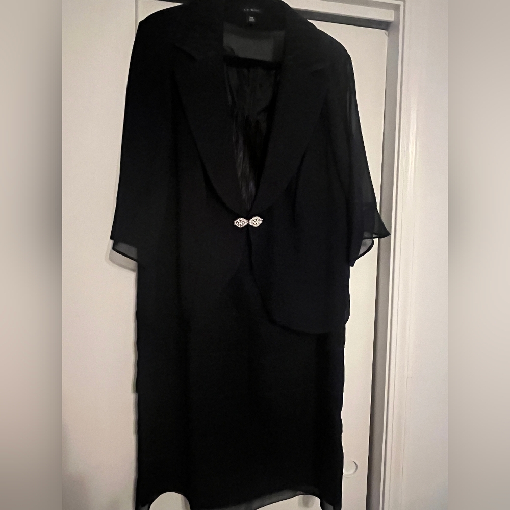 LE Boss Elegant Navy Sheer Overlay Dress / Gown with Jacket 18W.
